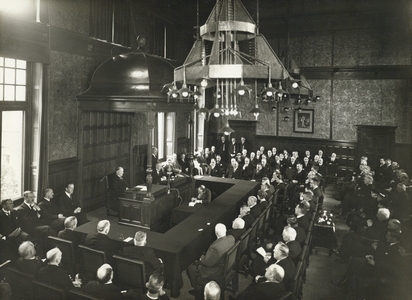 99442 Afbeelding van de bijzondere raadsvergadering in de Statenzaal van het Provinciehuis (Achter St.-Pieter 20) te ...